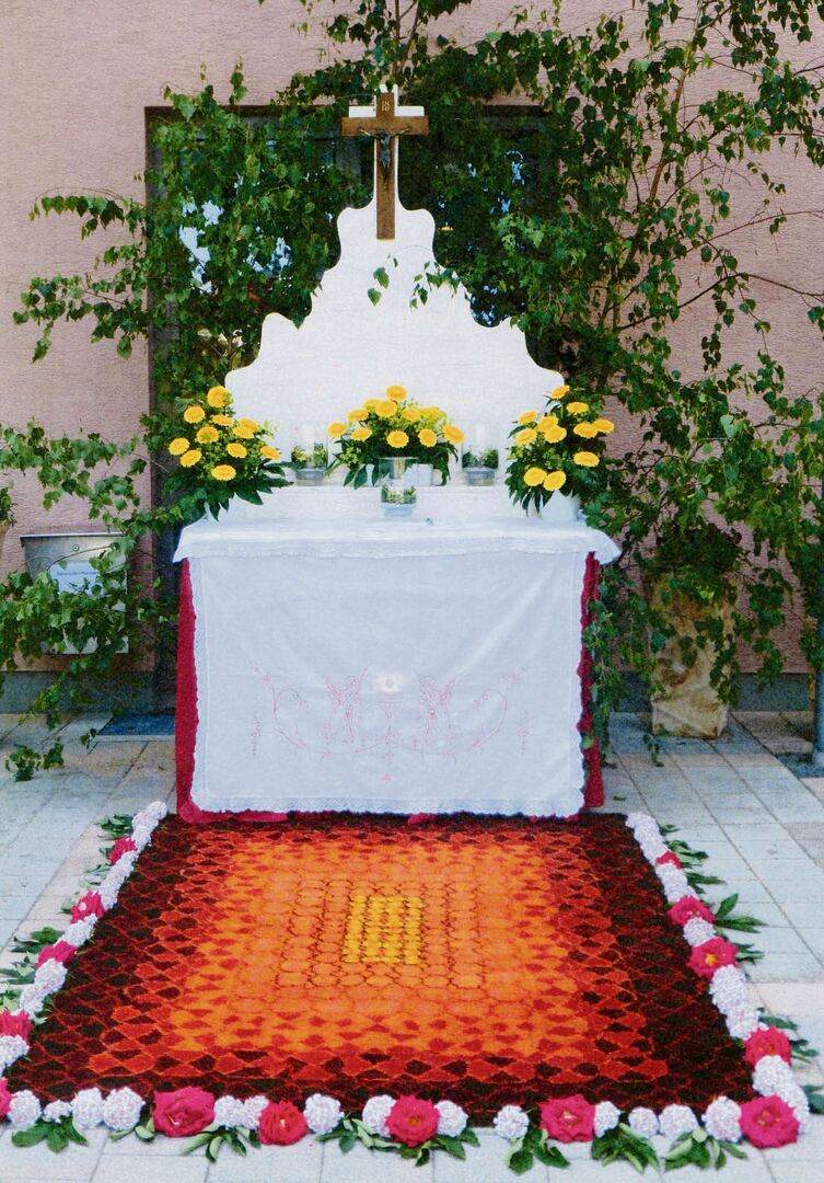 Fronleichnam : Zwischen Beten, Birken und Blumen